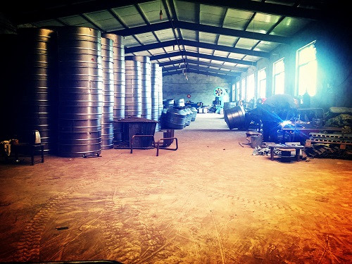 220v攪拌機小型生產(chǎn)車間展示--河北東圣吊索具制造有限公司--小型攪拌機|石材夾具|液壓堆高車|手動叉車