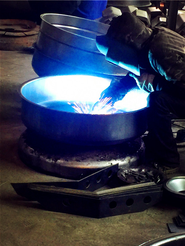 220v移動式小型攪拌機焊接展示--河北東圣吊索具制造有限公司--小型攪拌機|石材夾具|液壓堆高車|手動叉車