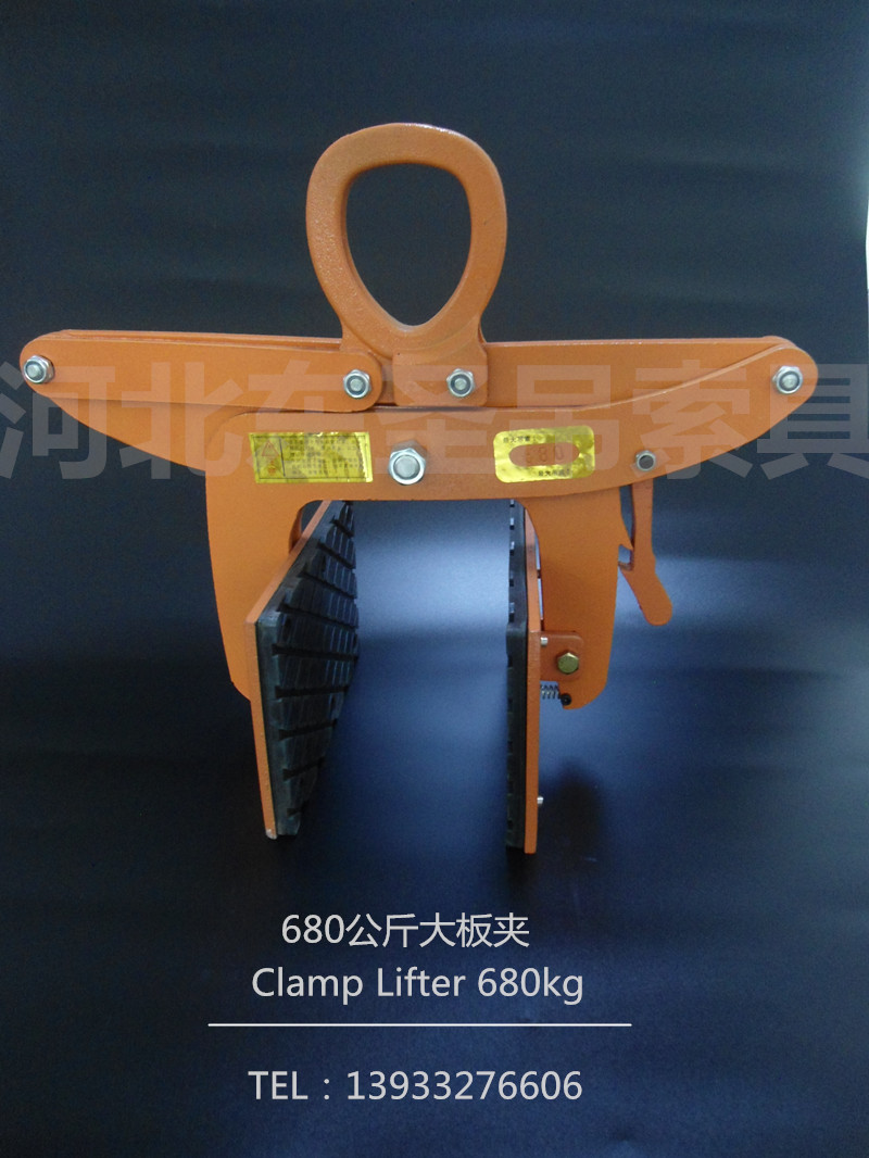 大型石材吊裝夾具與切割機配合使用--河北東圣吊索具制造有限公司--石材夾具|小型攪拌機|液壓堆高車|手動叉車